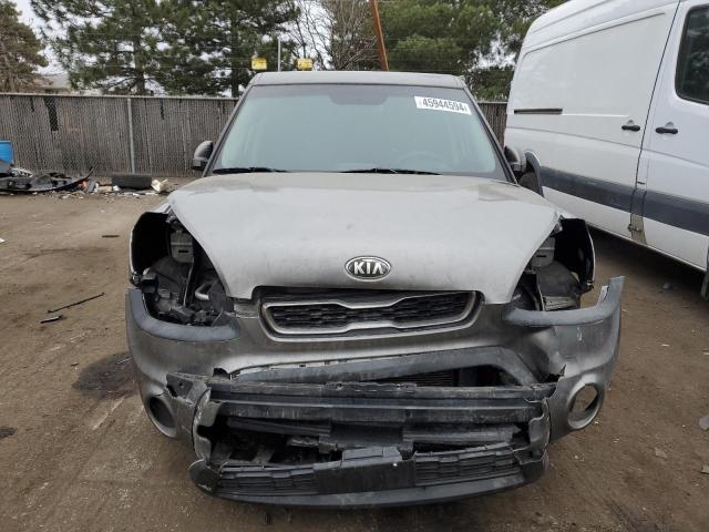 KNDJT2A53D7556723 - 2013 KIA SOUL GRAY photo 5