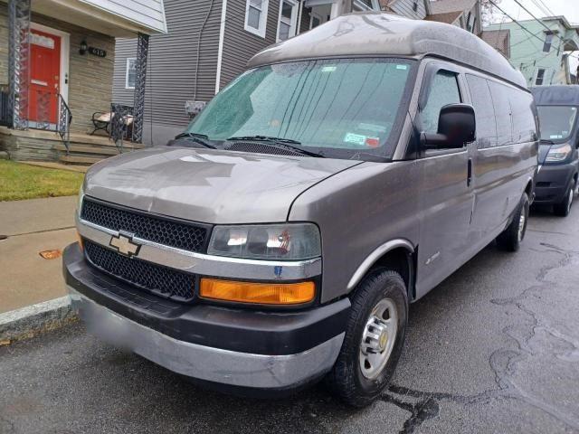 1GAHG39U761117155 - 2006 CHEVROLET EXPRESS G3 GRAY photo 2