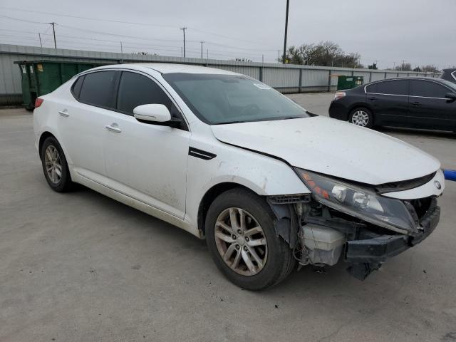 KNAGM4A78D5317441 - 2013 KIA OPTIMA LX WHITE photo 4