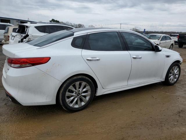 5XXGU4L3XGG104729 - 2016 KIA OPTIMA EX WHITE photo 3