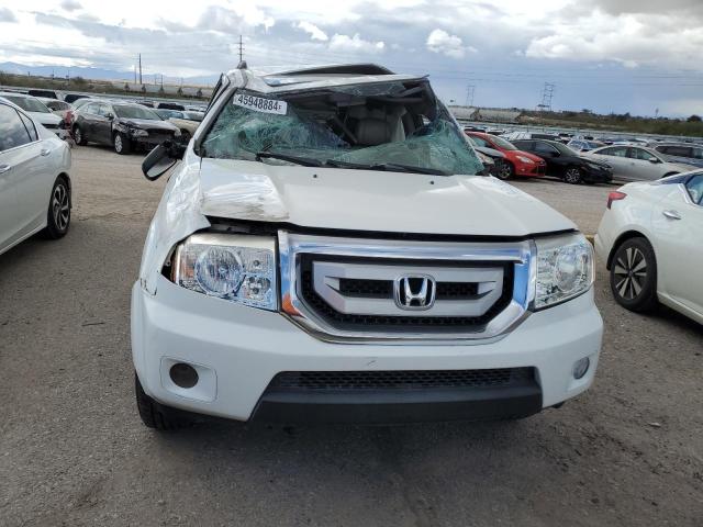 5FNYF3H6XBB032602 - 2011 HONDA PILOT EXL WHITE photo 5