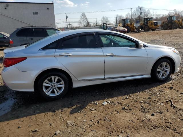 5NPEB4AC9EH942414 - 2014 HYUNDAI SONATA GLS SILVER photo 3