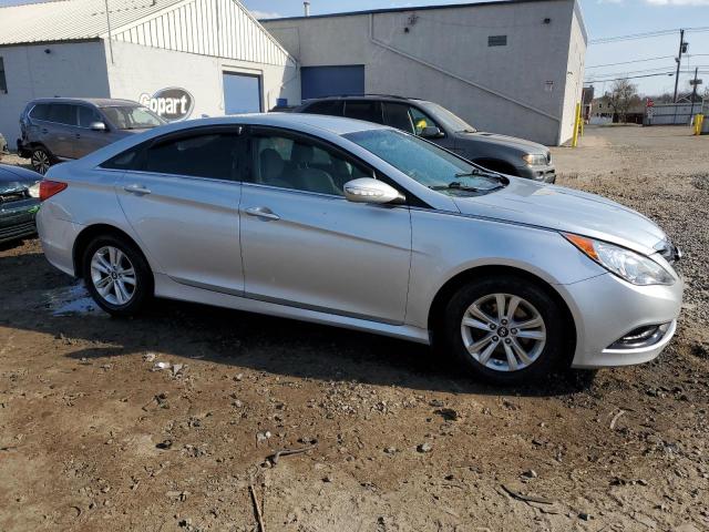 5NPEB4AC9EH942414 - 2014 HYUNDAI SONATA GLS SILVER photo 4