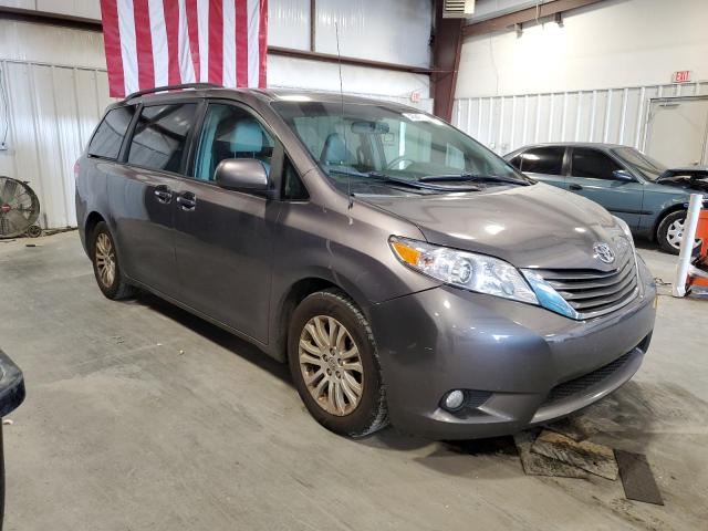 5TDYK3DC3DS345822 - 2013 TOYOTA SIENNA XLE SILVER photo 4