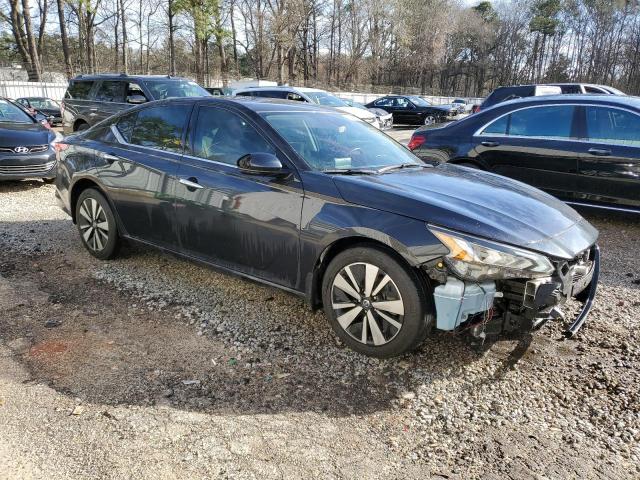 1N4BL4DV2LN323816 - 2020 NISSAN ALTIMA SV BLACK photo 4