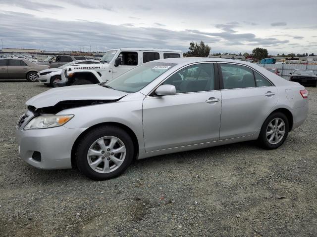 4T1BF3EKXBU752511 - 2011 TOYOTA CAMRY BASE SILVER photo 1