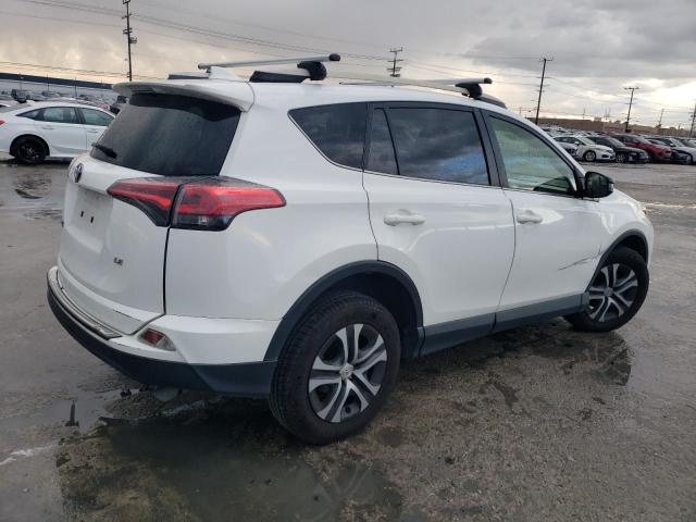 JTMZFREV1JJ205868 - 2018 TOYOTA RAV4 LE WHITE photo 3