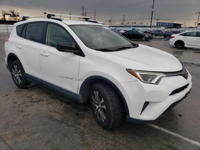 JTMZFREV1JJ205868 - 2018 TOYOTA RAV4 LE WHITE photo 4