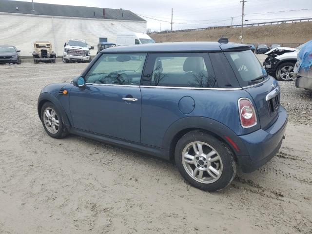 WMWSU3C52BT097772 - 2011 MINI COOPER BLUE photo 2