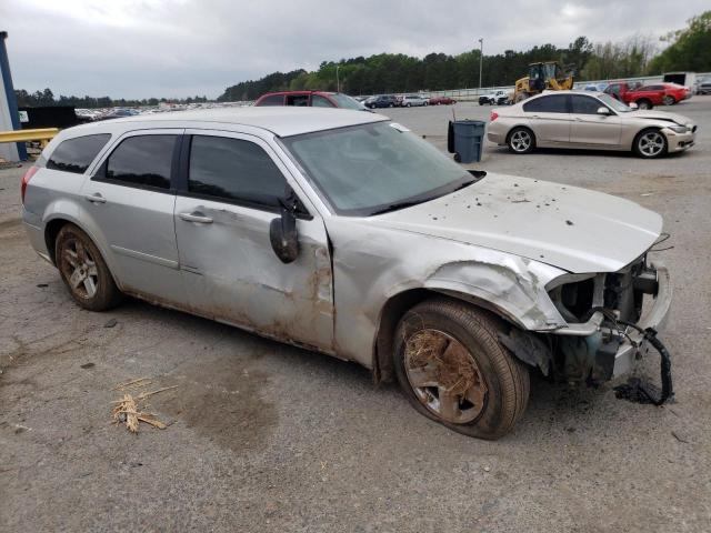 2D4FV48VX5H618256 - 2005 DODGE MAGNUM SXT SILVER photo 4