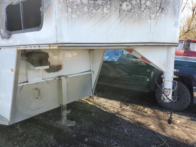 49SH732204P022374 - 2004 TRAIL KING ENCLOSED 白色 照片 7