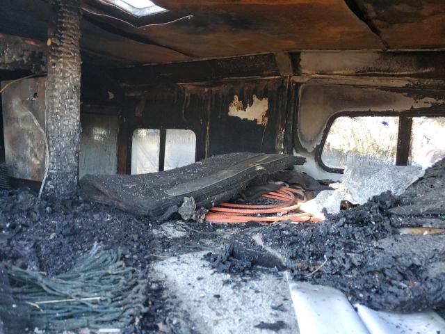 49SH732204P022374 - 2004 TRAIL KING ENCLOSED 白色 照片 9