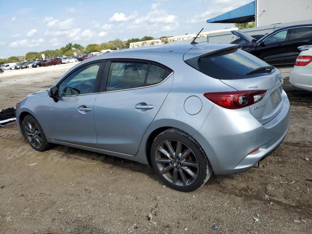 3MZBN1L38JM180684 - 2018 MAZDA 3 TOURING SILVER photo 2