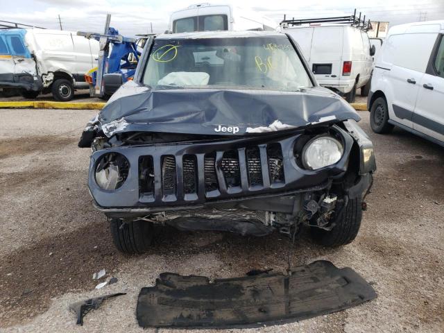 1C4NJPFAXED692585 - 2014 JEEP PATRIOT LATITUDE CHARCOAL photo 5