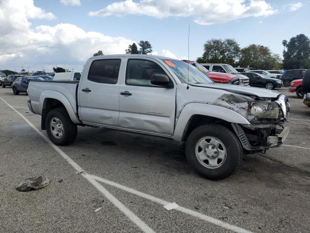 3TMJU4GN2BM113529 - 2011 TOYOTA TACOMA DOUBLE CAB PRERUNNER SILVER photo 4