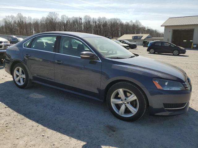 1VWBP7A36DC061778 - 2013 VOLKSWAGEN PASSAT SE BLUE photo 4