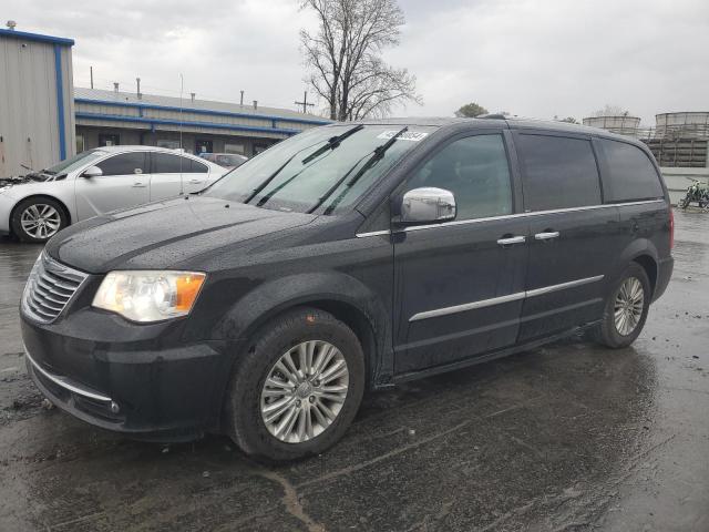 2013 CHRYSLER TOWN & COU LIMITED, 