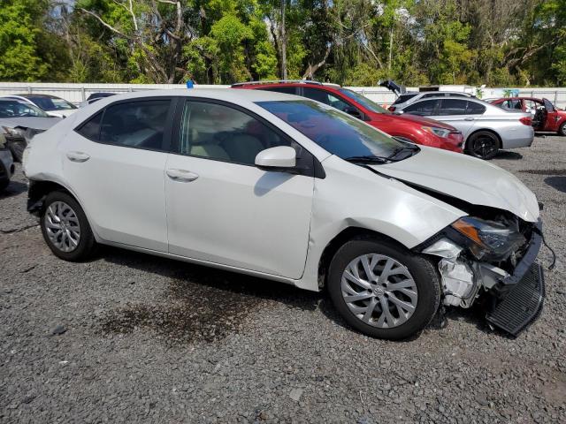 5YFBURHE5JP739907 - 2018 TOYOTA COROLLA L WHITE photo 4