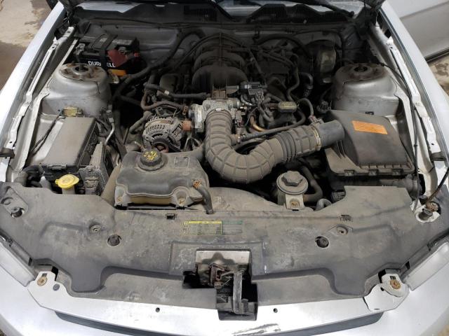 1ZVBP8EN0A5142468 - 2010 FORD MUSTANG SILVER photo 11