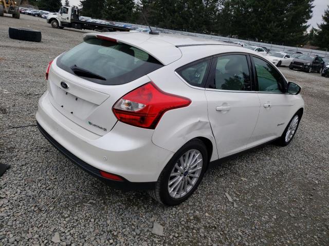 1FAHP3R46CL458382 - 2012 FORD FOCUS BEV WHITE photo 3