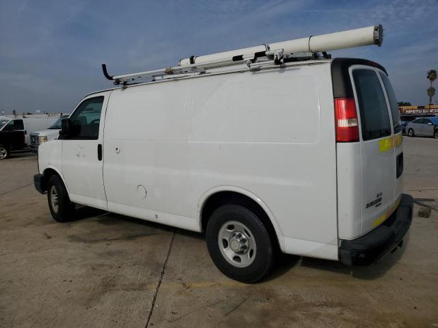 1GCWGFCB2D1902316 - 2013 CHEVROLET EXPRESS G2 WHITE photo 2