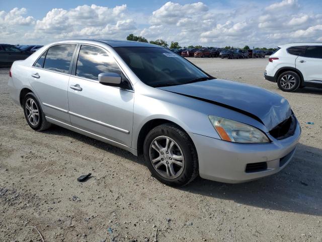 1HGCM56847A165728 - 2007 HONDA ACCORD EX SILVER photo 4