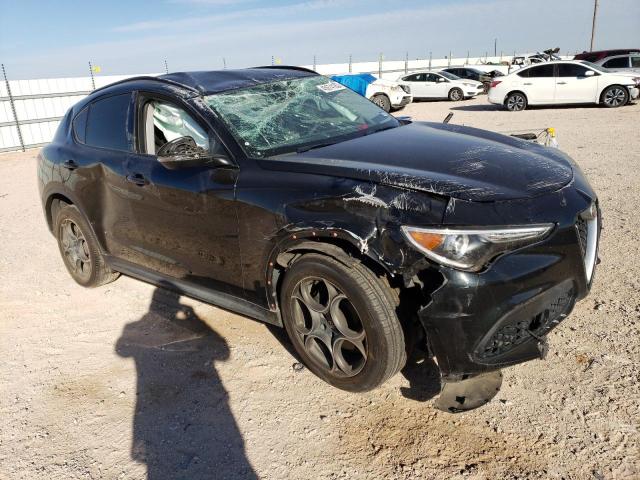 ZASFAKPN6J7B69931 - 2018 ALFA ROMEO STELVIO SPORT შავი ფოტო 4