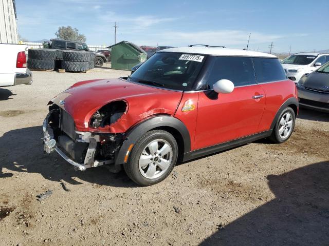 WMWXP5C50G2D15118 - 2016 MINI COOPER RED photo 1