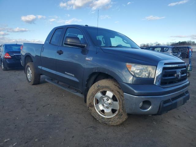 5TFUY5F13AX105552 - 2010 TOYOTA TUNDRA DOUBLE CAB SR5 BLUE photo 4