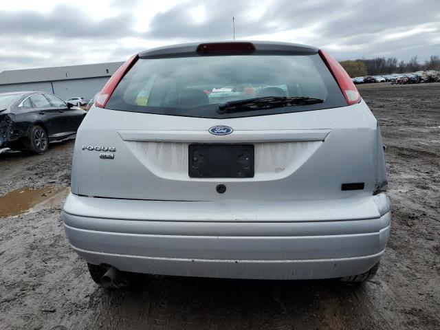 1FAHP31NX7W165917 - 2007 FORD FOCUS ZX3 SILVER photo 6