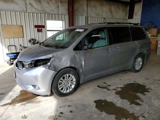 2017 TOYOTA SIENNA XLE, 