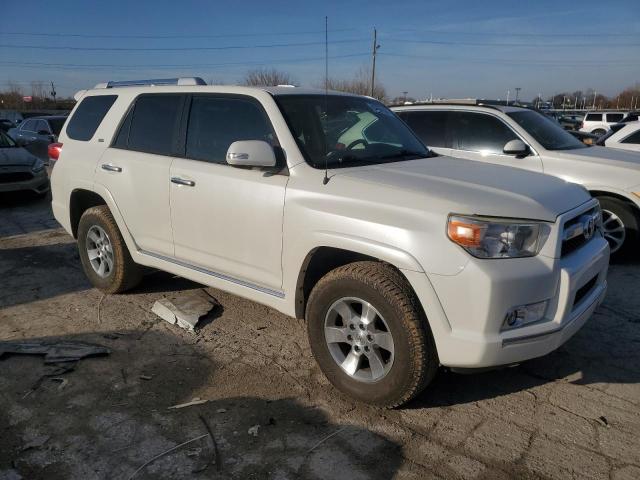 JTEBU5JRXD5113904 - 2013 TOYOTA 4RUNNER SR5 WHITE photo 4