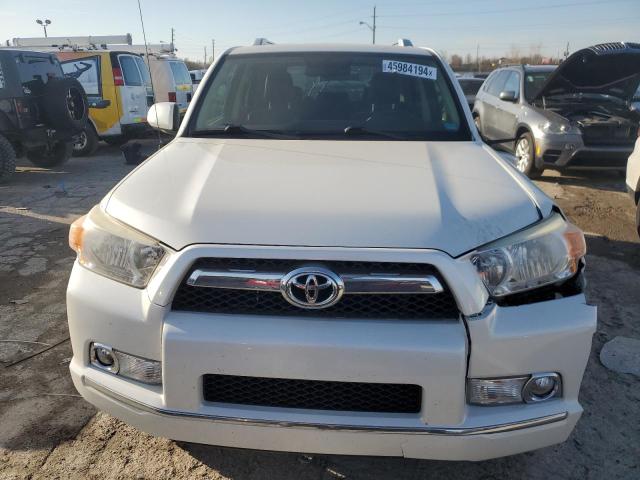 JTEBU5JRXD5113904 - 2013 TOYOTA 4RUNNER SR5 WHITE photo 5