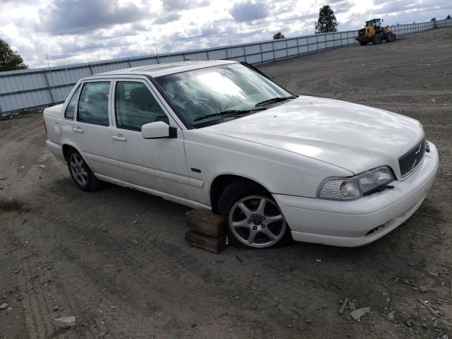 YV1LS5675W1500774 - 1998 VOLVO S70 GLT WHITE photo 4