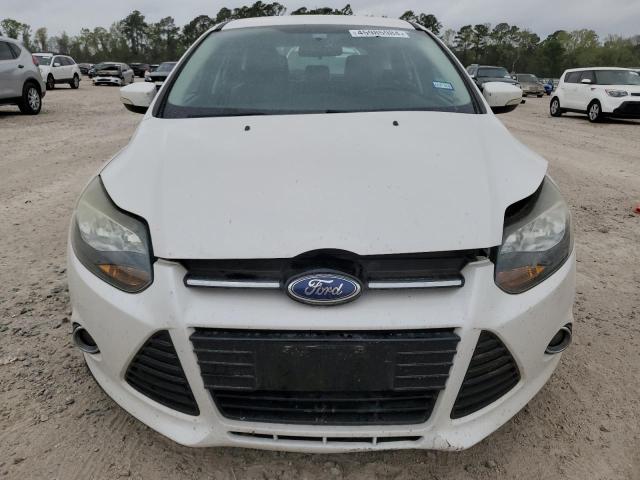 1FADP3N2XEL137628 - 2014 FORD FOCUS TITANIUM WHITE photo 5