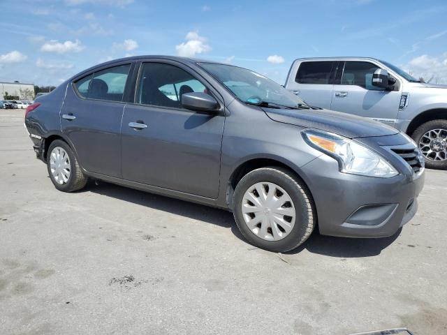 3N1CN7APXHL853431 - 2017 NISSAN VERSA S GRAY photo 4