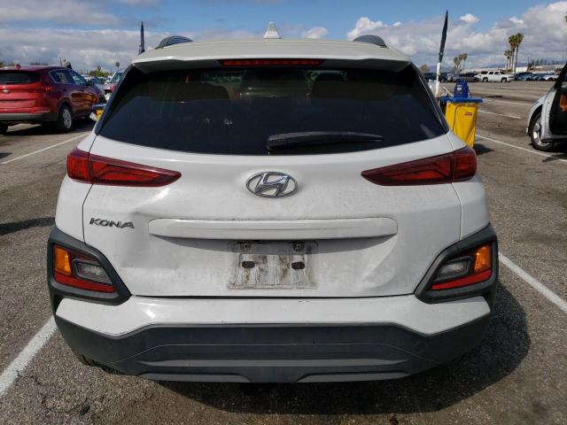 KM8K62AA2LU453121 - 2020 HYUNDAI KONA SEL PLUS WHITE photo 6