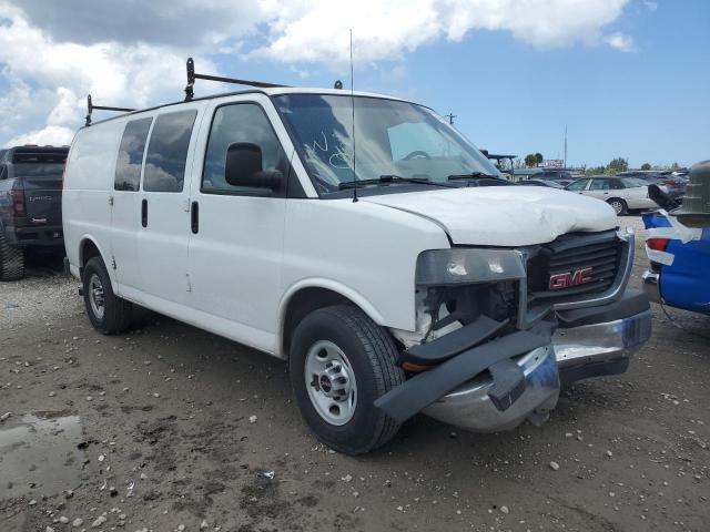 1GTW7FCA3E1911406 - 2014 GMC SAVANA G2500 WHITE photo 4