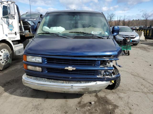 1GNFG65R811212695 - 2001 CHEVROLET EXPRESS G1 BLUE photo 5