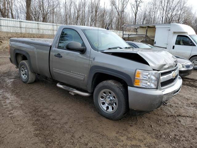 1GCEC24079Z186275 - 2009 CHEVROLET 1500 SILVE C1500 LT GRAY photo 4