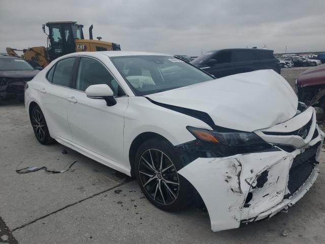 4T1G11AK4PU747309 - 2023 TOYOTA CAMRY SE NIGHT SHADE WHITE photo 4