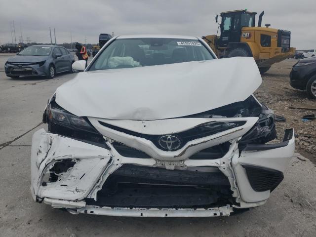 4T1G11AK4PU747309 - 2023 TOYOTA CAMRY SE NIGHT SHADE WHITE photo 5