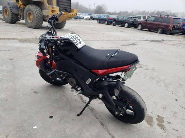 JKABRRJ16JDA12512 - 2018 KAWASAKI BR125 J RED photo 3