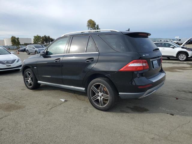 4JGDA5HBXCA031168 - 2012 MERCEDES-BENZ ML 350 4MATIC BLACK photo 2