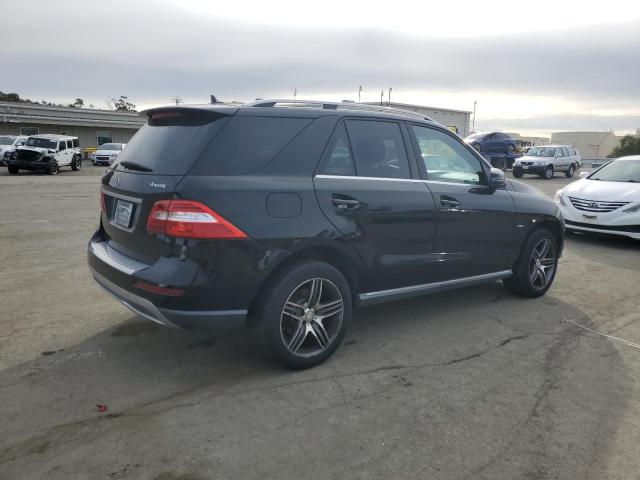 4JGDA5HBXCA031168 - 2012 MERCEDES-BENZ ML 350 4MATIC BLACK photo 3