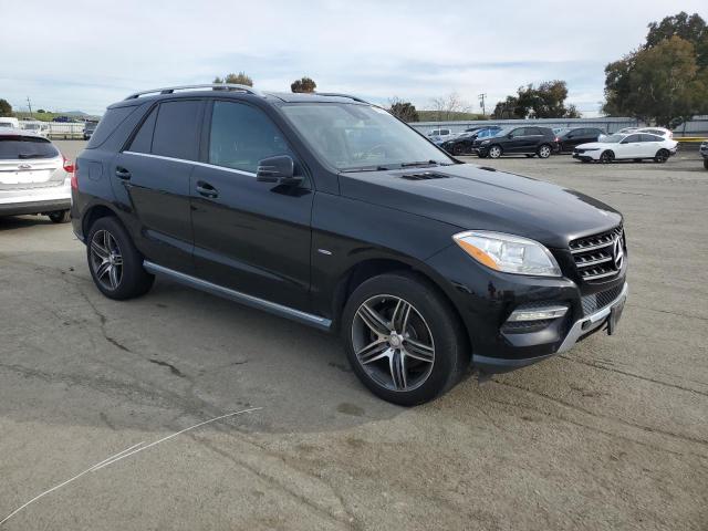 4JGDA5HBXCA031168 - 2012 MERCEDES-BENZ ML 350 4MATIC BLACK photo 4