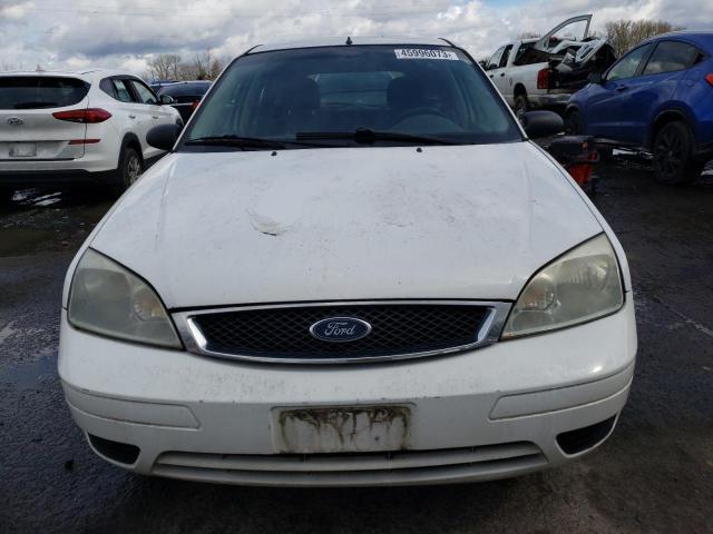 3FAFP37N25R138984 - 2005 FORD FOCUS ZX5 WHITE photo 5