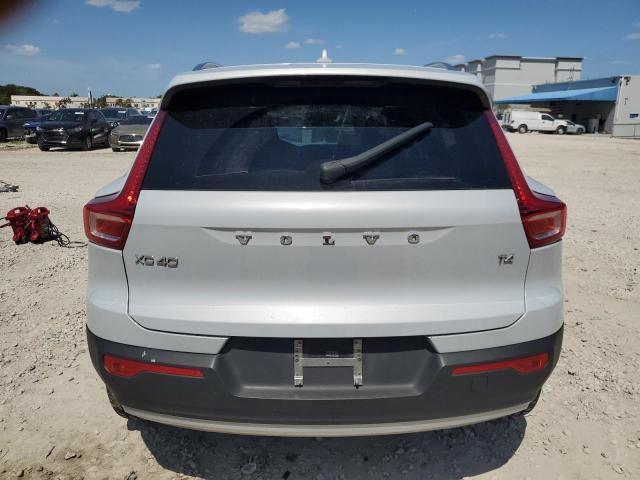 YV4AC2HK8M2431089 - 2021 VOLVO XC40 T4 MOMENTUM GRAY photo 6