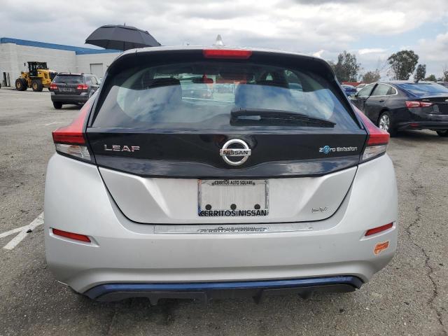 1N4AZ1CP2KC319268 - 2019 NISSAN LEAF S SILVER photo 6