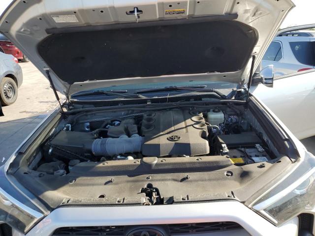 JTEBU5JR9J5605416 - 2018 TOYOTA 4RUNNER SR5/SR5 PREMIUM 银色 照片 12